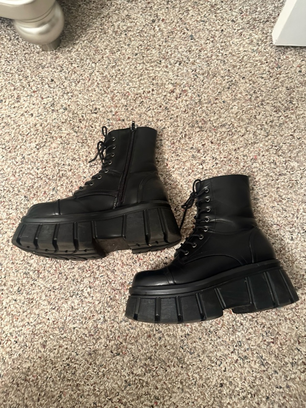 Nasty Gal chunky faux leather boots - Picture 8 of 10